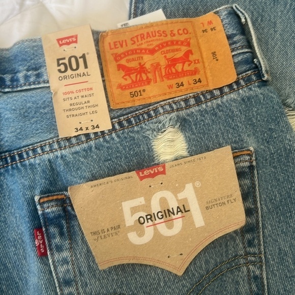 501® ORIGINAL FIT RIPPED WOMEN'S JEANS - Picture 9 of 11